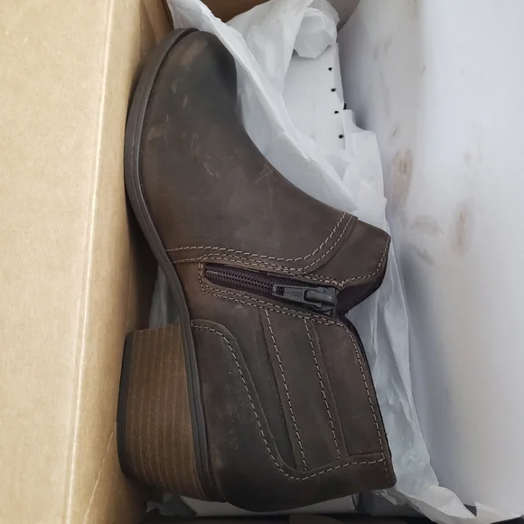 Women's Charleton Grace Buckled Ankle Booties - Picture 14 of 16